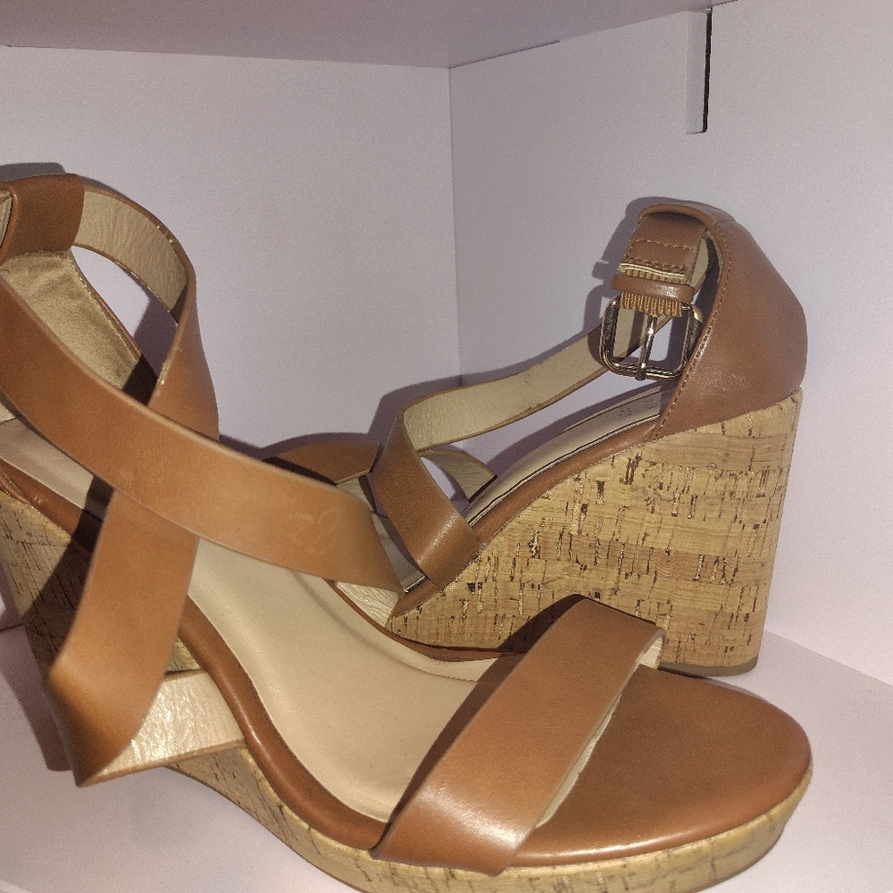 Elegant Tan Wedge Sandals
